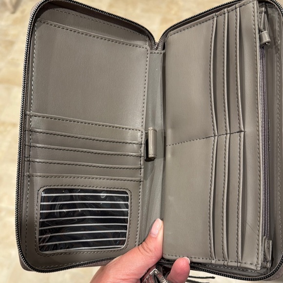 Stella & Dot Rose Gold Wristlet Clutch - Picture 3 of 4